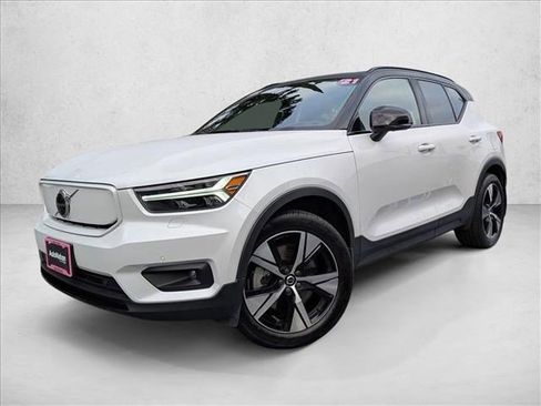 Certified 2021 Volvo XC40 P8 Recharge image 1