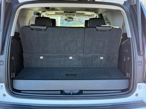 Used 2020 GMC Yukon Denali w/ Denali Premium Package image 4