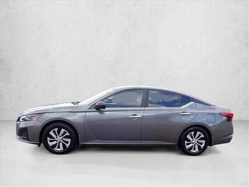 Used 2024 Nissan Altima 2.5 S image 2