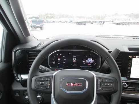 New 2026 GMC Sierra 1500 SLE image 19