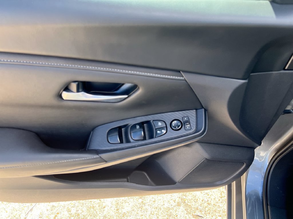 Used 2024 Nissan Sentra SV FWD image 15
