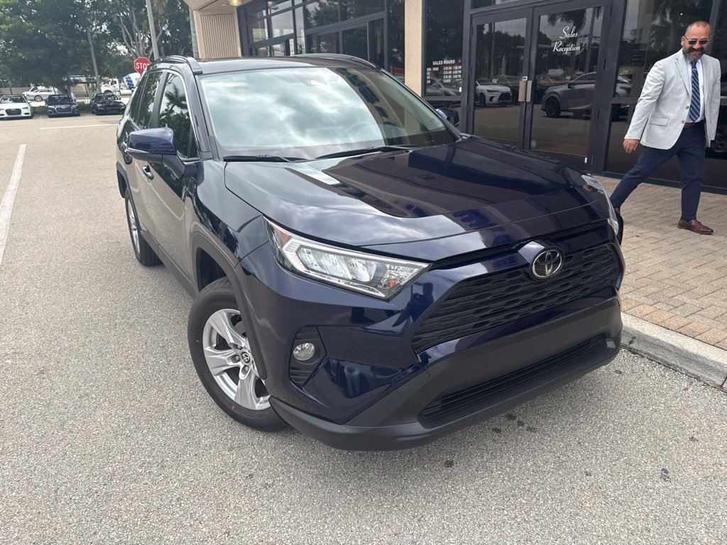 Used 2021 Toyota RAV4 XLE w/ Convenience Package FWD image 20