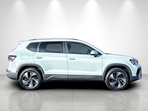 New 2026 Volkswagen Taos SE AWD/4WD image 6