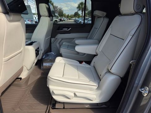 New 2026 GMC Yukon XL Denali w/ Denali Reserve Package image 7