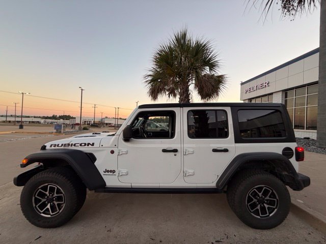 Used 2024 Jeep Wrangler Unlimited Rubicon AWD/4WD image 5