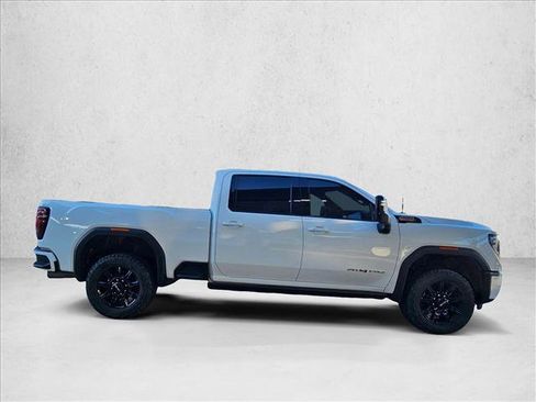 Used 2024 GMC Sierra 2500 AT4 w/ AT4 Premium Plus Package image 4