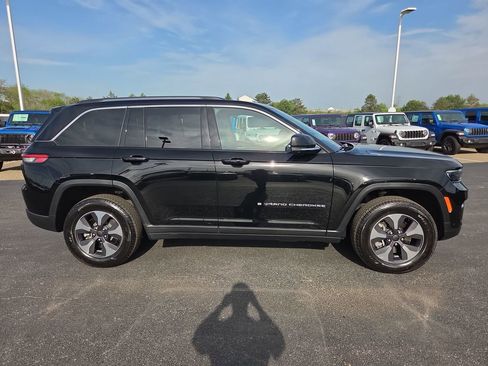 Used 2022 Jeep Grand Cherokee Limited 4xe w/ Luxury Tech Group II image 8