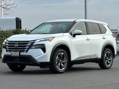 Certified 2024 Nissan Rogue SV image 8