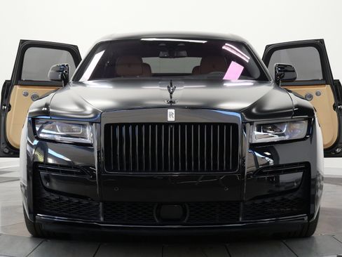 Used 2022 Rolls-Royce Ghost -Low Miles, Rear Bottle Chille image 4