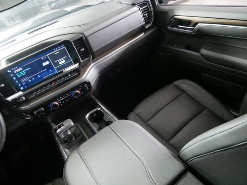 Used 2025 Chevrolet Silverado 1500 LT Trail Boss w/ LT Trail Boss Premium Package image 11