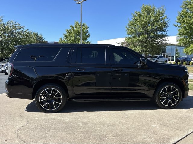 Used 2025 Chevrolet Suburban RST w/ Comfort Package AWD/4WD image 2