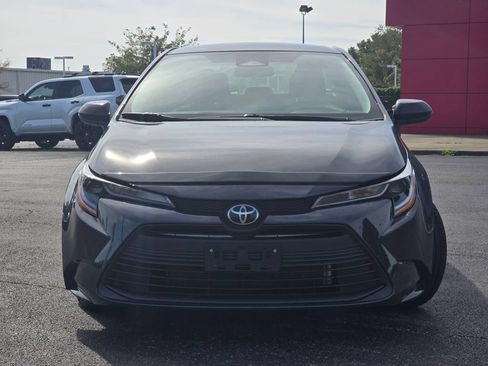 Certified 2025 Toyota Corolla LE FWD image 9