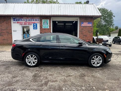 Used 2017 Chrysler 200 Limited Platinum FWD image 4