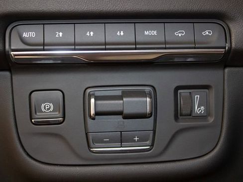 Used 2025 Cadillac Escalade Premium Luxury w/ Touring Package image 37