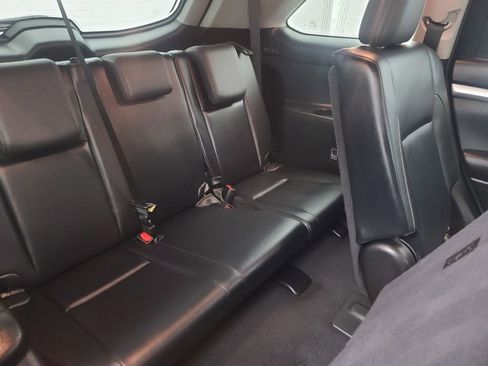 Used 2015 Toyota Highlander XLE FWD image 18