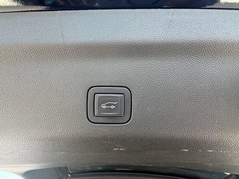 Certified 2024 Chevrolet Suburban LT AWD/4WD image 17