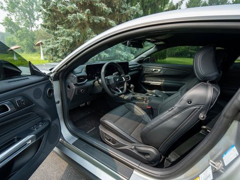 Used 2026 Ford Mustang GT Premium w/ GT Performance Package RWD image 12