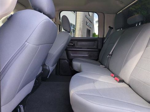 Used 2018 RAM 2500 Tradesman w/ Chrome Appearance Group image 33