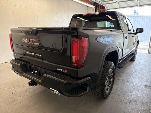 Used 2024 GMC Sierra 1500 AT4 w/ Technology Package image 5