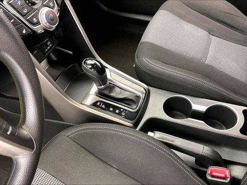 Used 2016 Hyundai Elantra GT FWD image 15