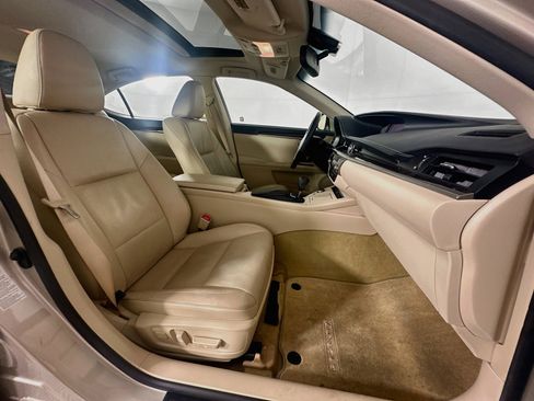 Used 2013 Lexus ES 350 w/ Luxury Pkg FWD image 31