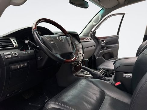 Used 2013 Lexus LX 570 4WD image 10