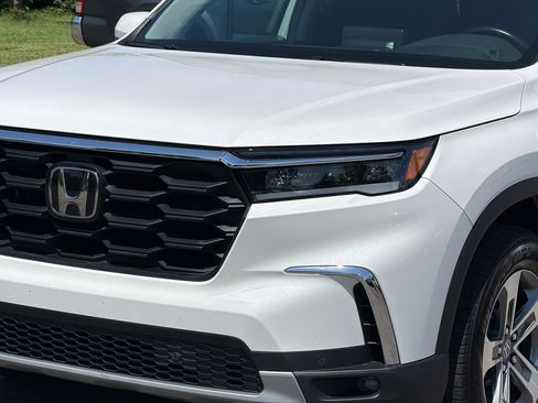 Used 2023 Honda Pilot EX-L image 12
