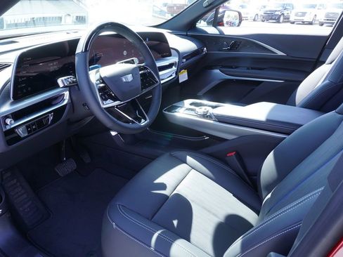 New 2025 Cadillac Lyriq Luxury image 16