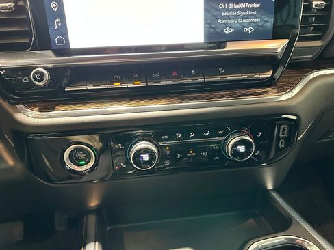 Used 2024 GMC Sierra 1500 Elevation image 24