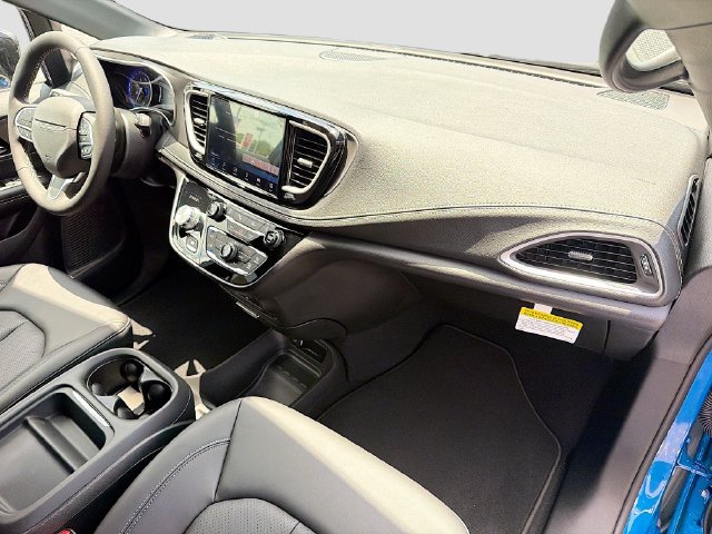 New 2027 Chrysler Pacifica Select FWD image 31
