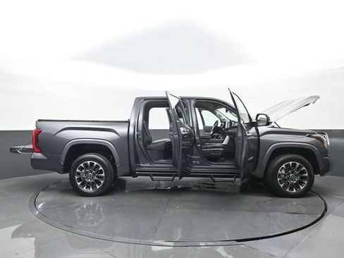 Used 2024 Toyota Tundra Limited AWD/4WD image 32