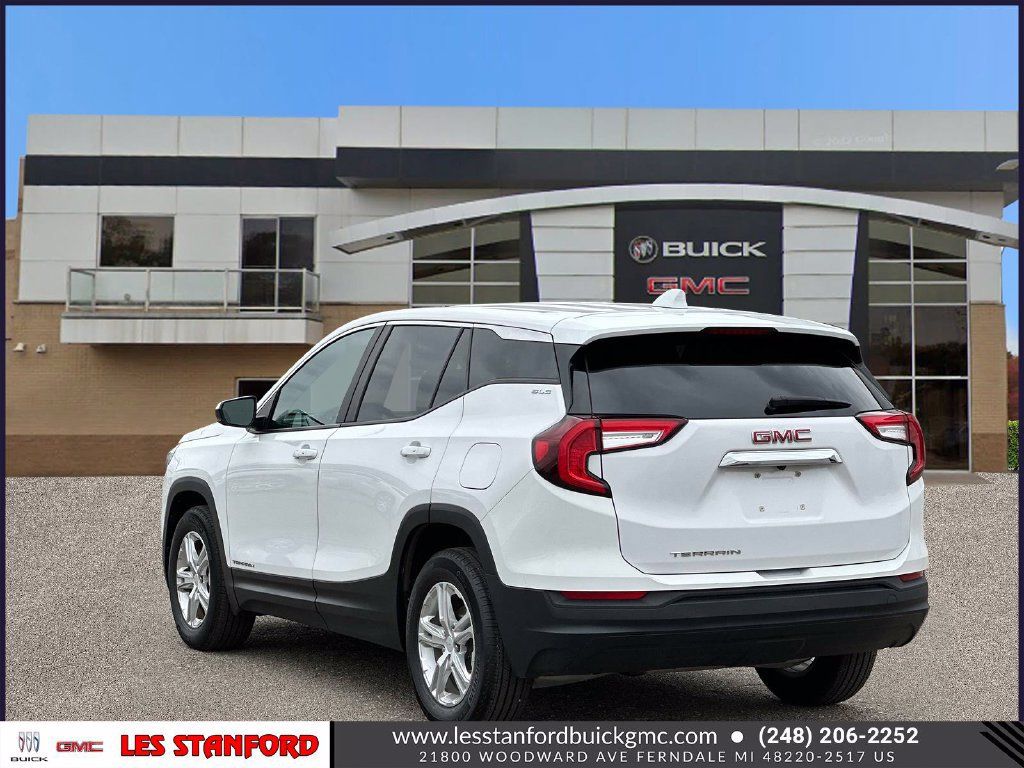 Certified 2023 GMC Terrain SLE FWD image 4
