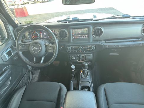 Used 2019 Jeep Wrangler Unlimited Sport S AWD/4WD image 32
