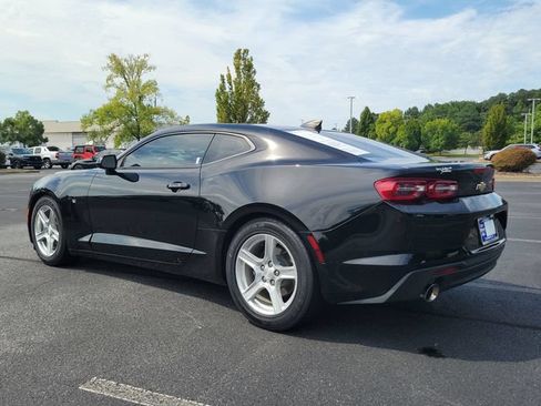 Used 2021 Chevrolet Camaro LT RWD image 6