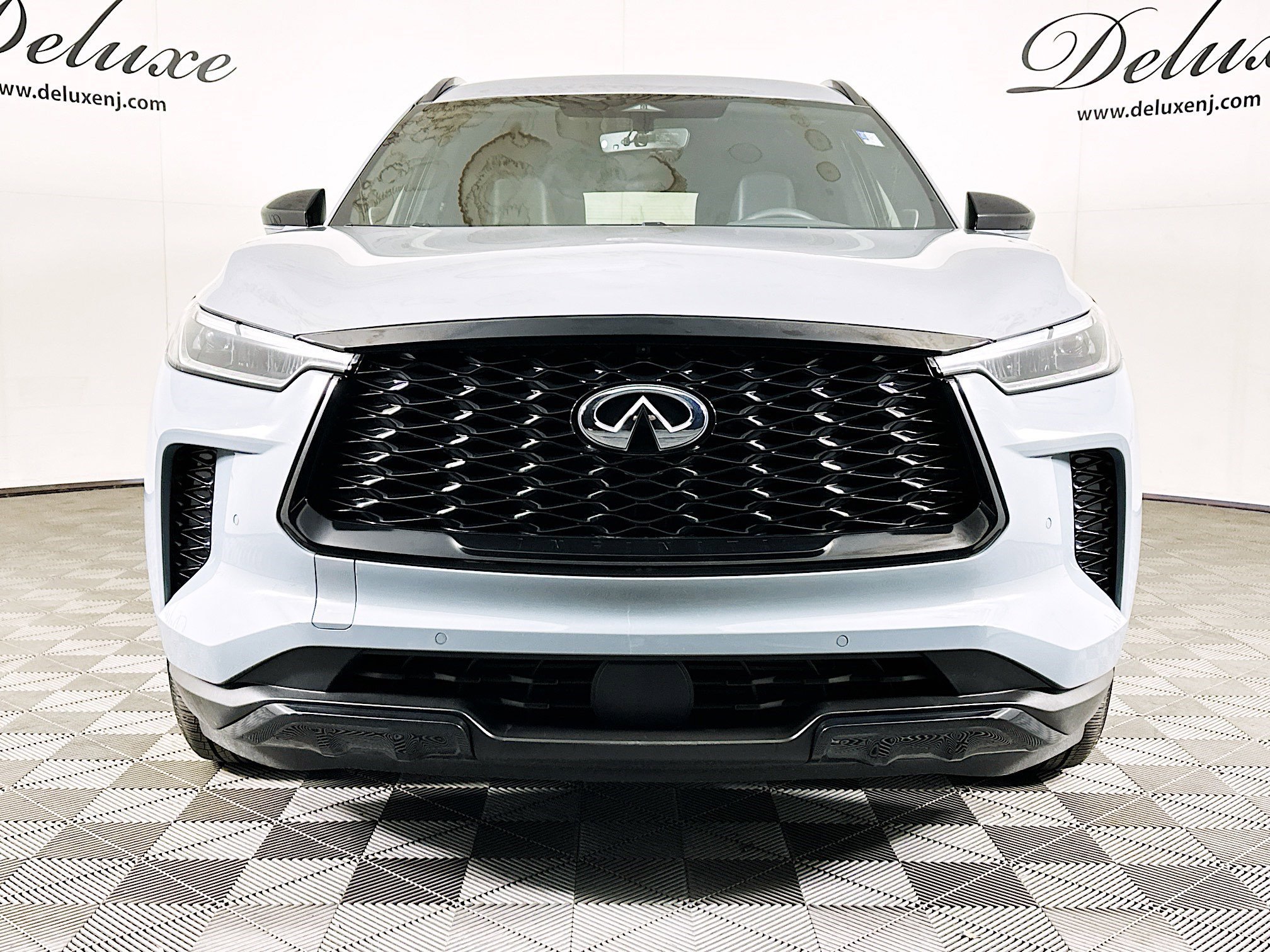 Used 2025 INFINITI QX60 Luxe w/ Black Edition AWD/4WD image 2