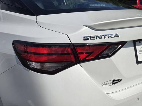 Used 2025 Nissan Sentra SR w/ SR Premium Package FWD image 8