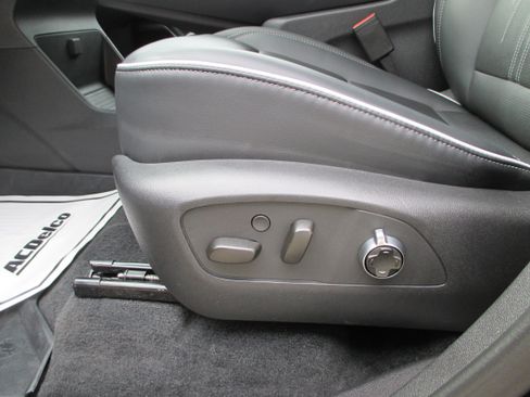 Used 2026 Buick Enclave Avenir w/ Super Cruise Package AWD/4WD image 13