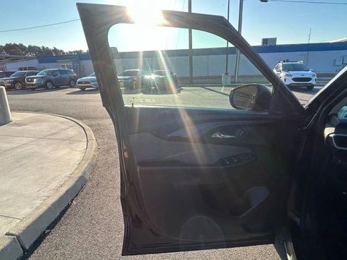 Used 2023 Chevrolet TrailBlazer LS FWD image 14