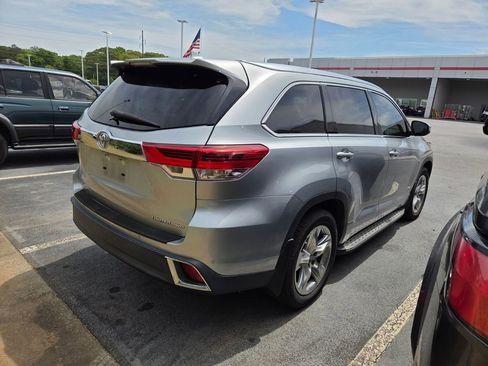 Used 2019 Toyota Highlander Limited image 9