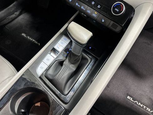 Certified 2024 Hyundai Elantra Limited FWD image 20