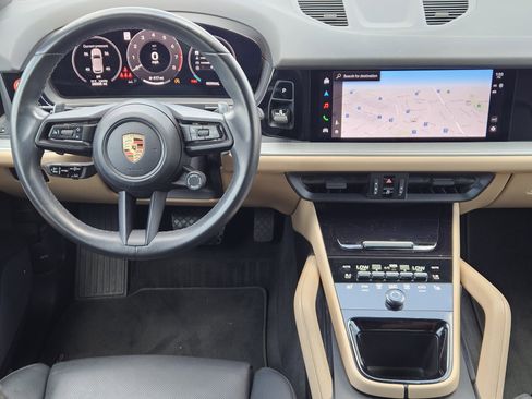 Certified 2024 Porsche Cayenne AWD/4WD image 25
