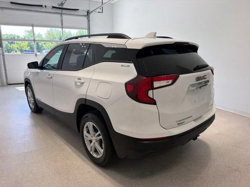 Used 2022 GMC Terrain SLE w/ Driver Convenience Package AWD/4WD image 3