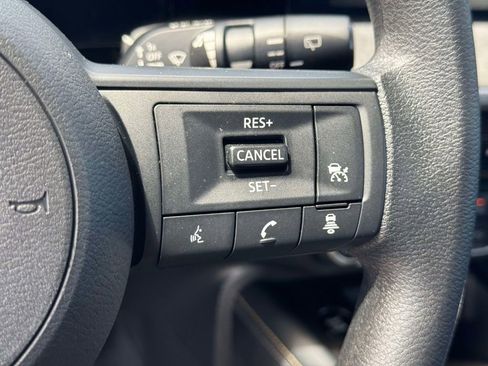 Used 2025 Nissan Kicks SV AWD/4WD image 20