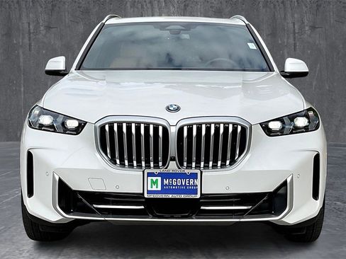 Used 2026 BMW X5 xDrive50e w/ Climate Comfort Package image 2