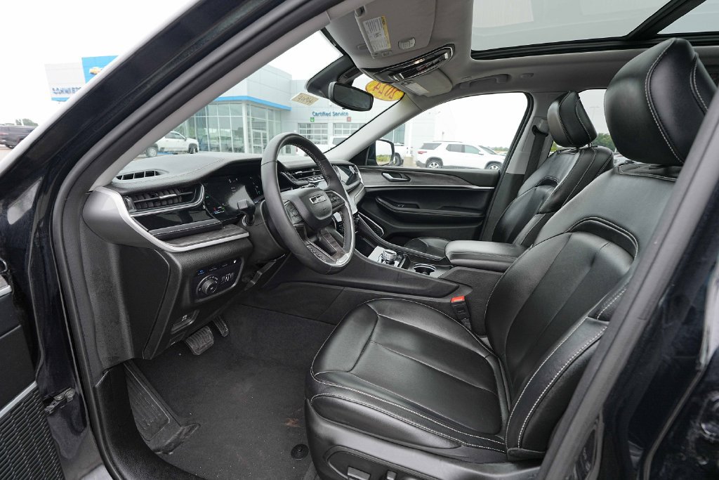 Used 2024 Jeep Grand Cherokee Limited 4xe AWD/4WD image 16