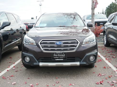 Used 2017 Subaru Outback 2.5i Touring w/ Popular Package #5A image 2