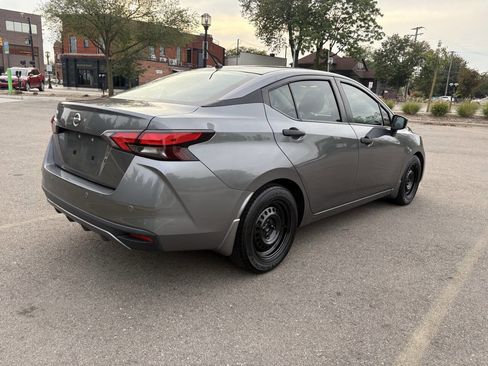 Used 2020 Nissan Versa S image 9