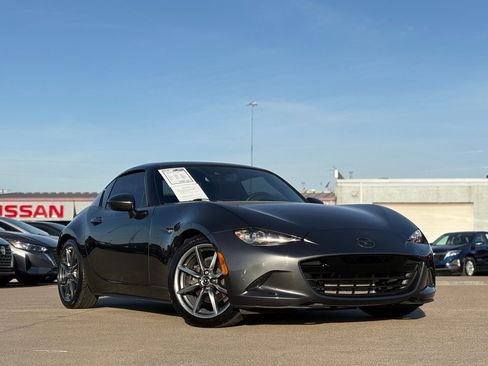 Used 2019 MAZDA MX-5 Miata RF Grand Touring image 2