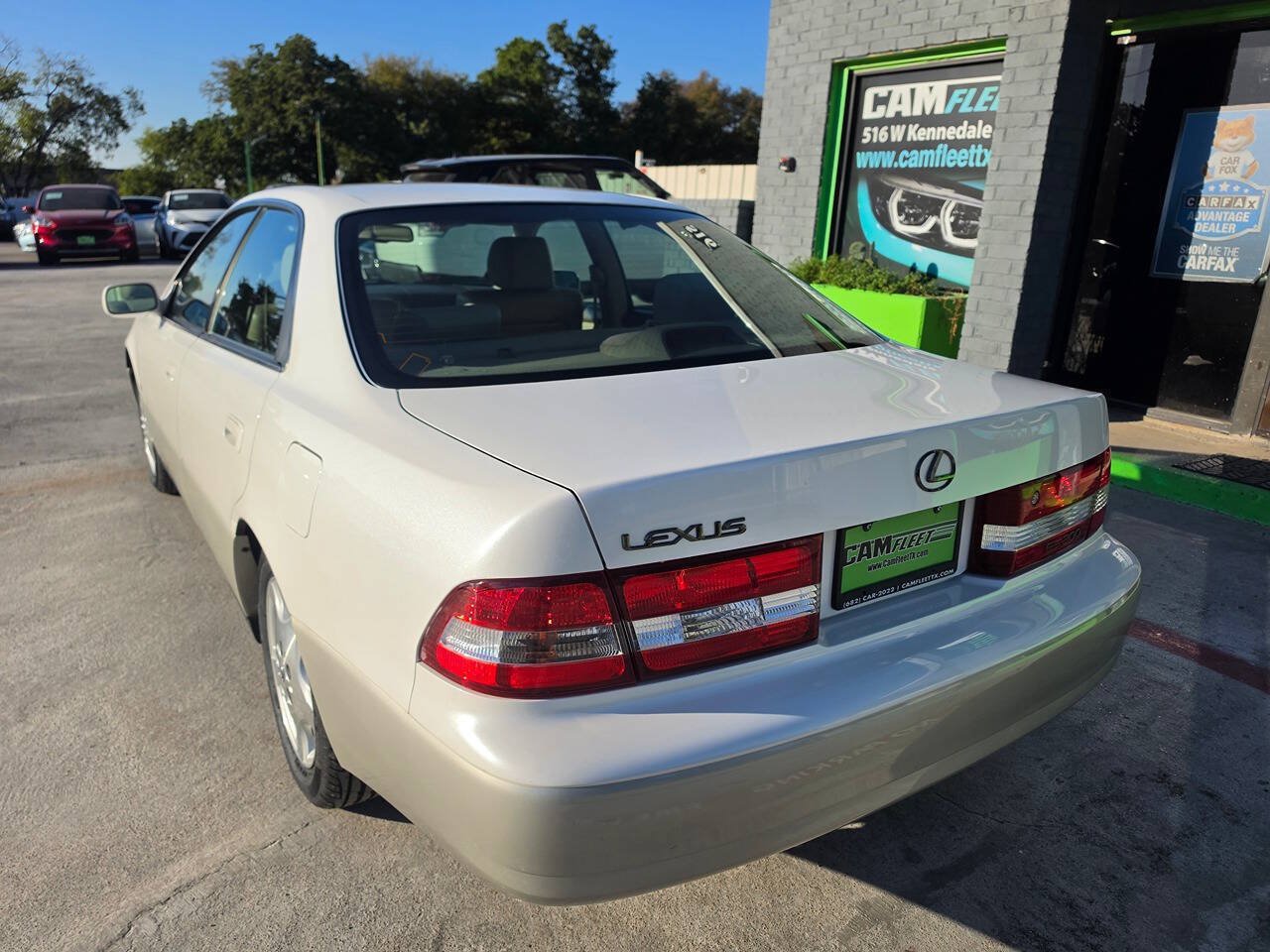 Used 2000 Lexus ES 330 FWD image 10