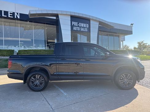 Used 2019 Honda Ridgeline Sport image 2